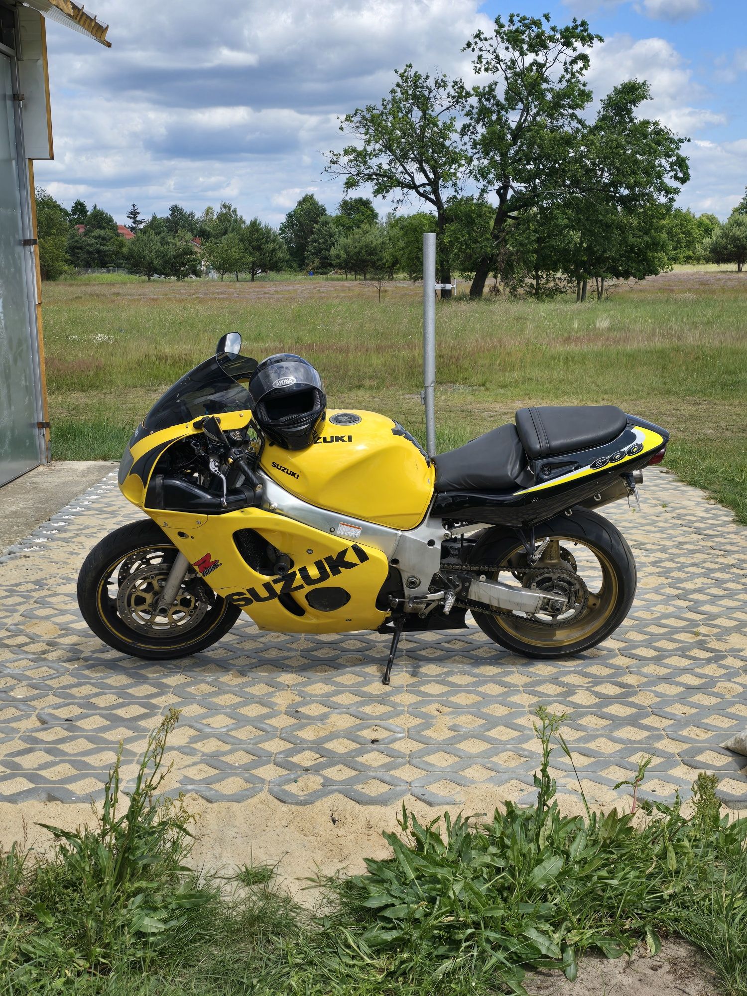 Suzuki GSX-R 750.
