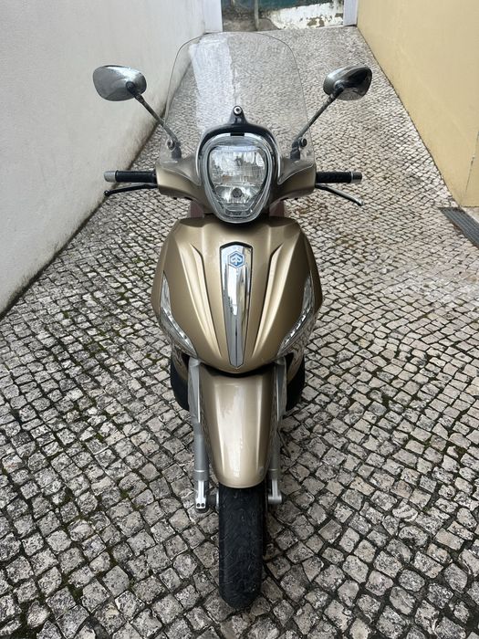 PIAGGIO Beverly 300 ie
