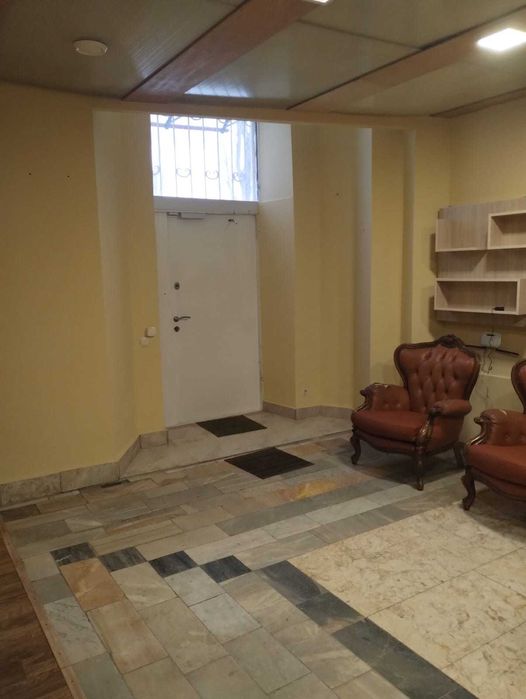 Оренда: Приміщення (140 м2) вул. Героїв Космосу 17