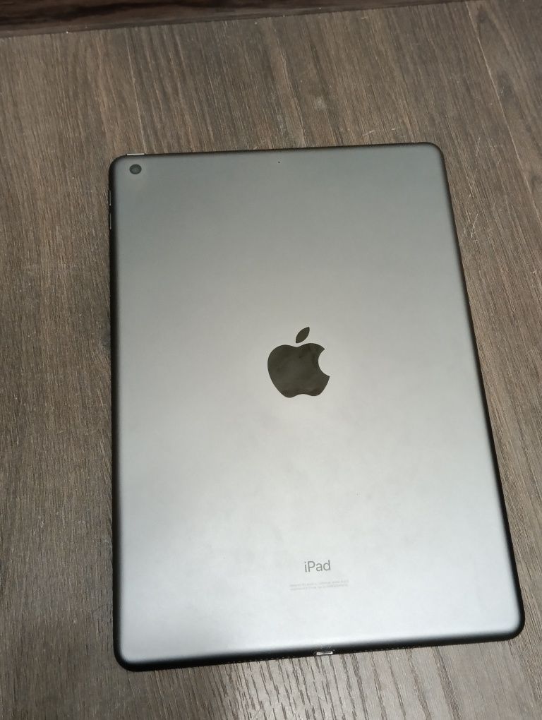 Комплект Ipad 8 2020 32GB + apple pencil + чехол