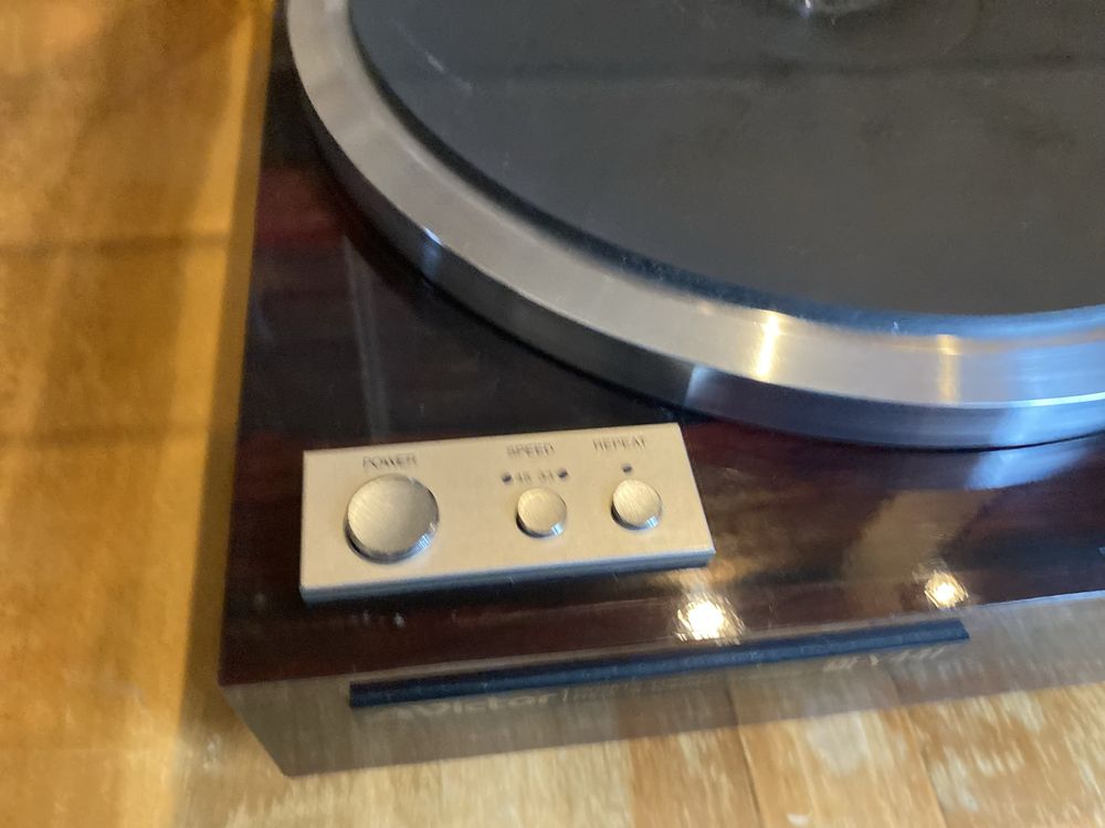 Gramofon Victor  QL Y44F