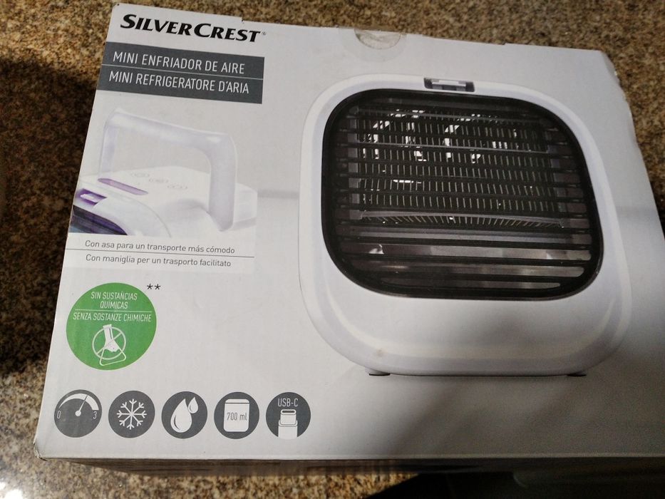 Refrigerador de ar  miniatura