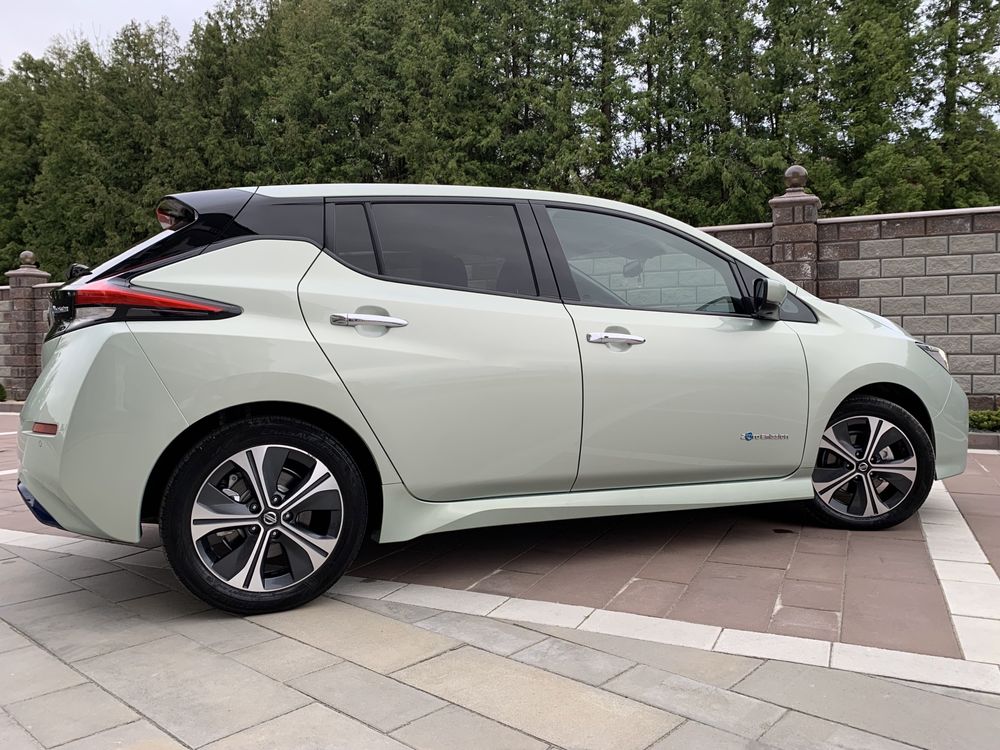 Свіжий в рідній фарбі  Nissan Leaf 40 кВт 2018 р