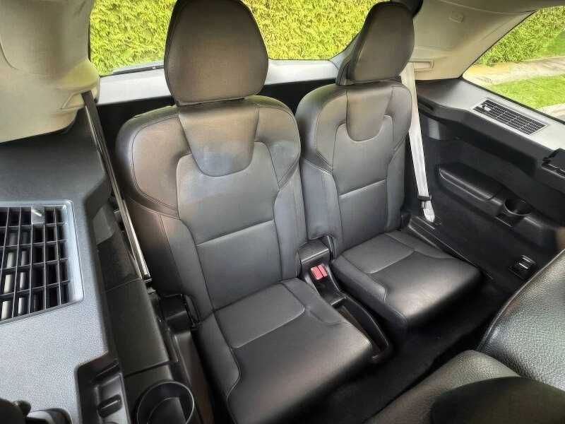 2022 Volvo XC90 T5 Momentum