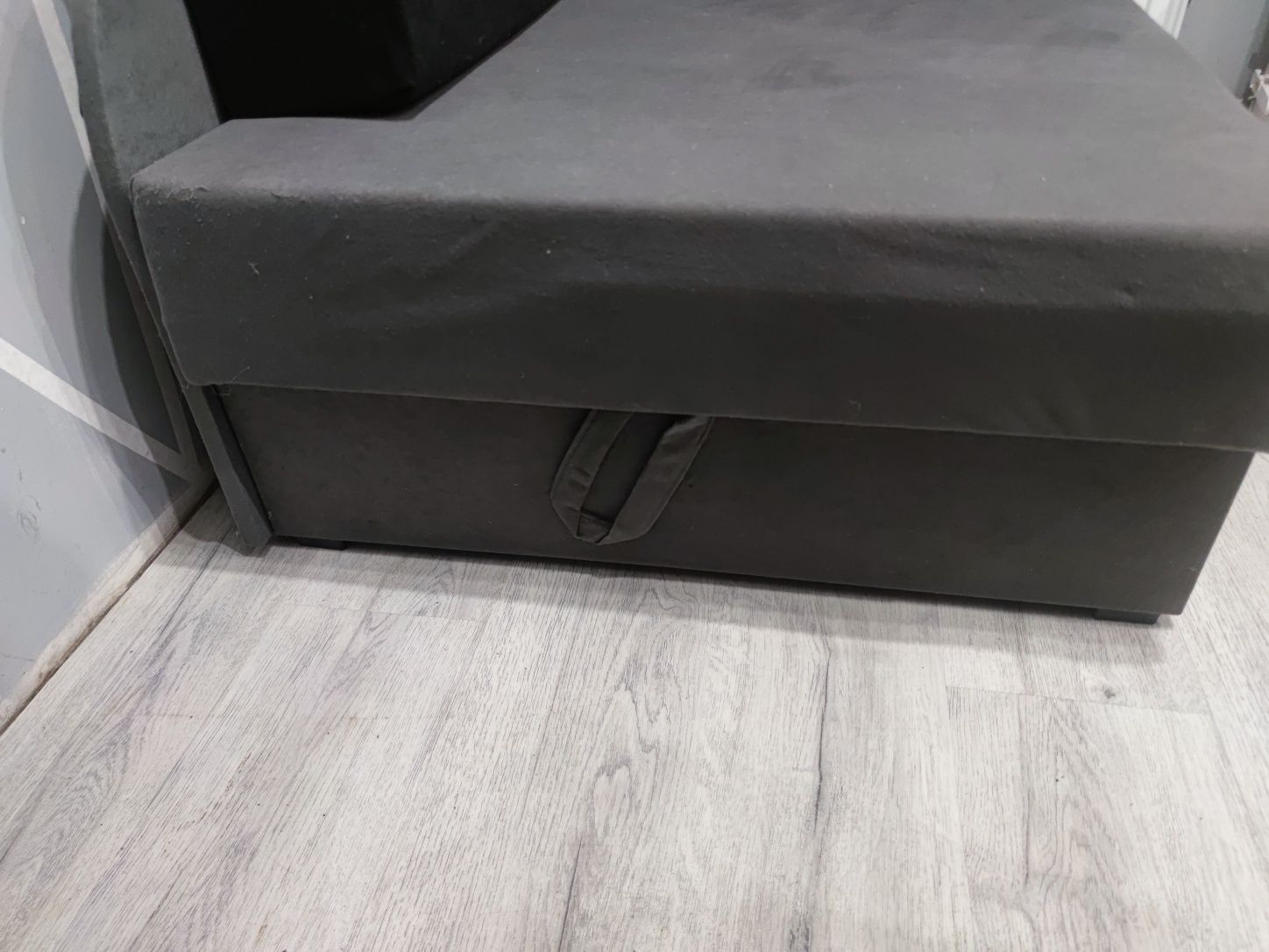 Tapczan dziecięcy czarno-szary kanapa sofa narożnik tapczanik pianka