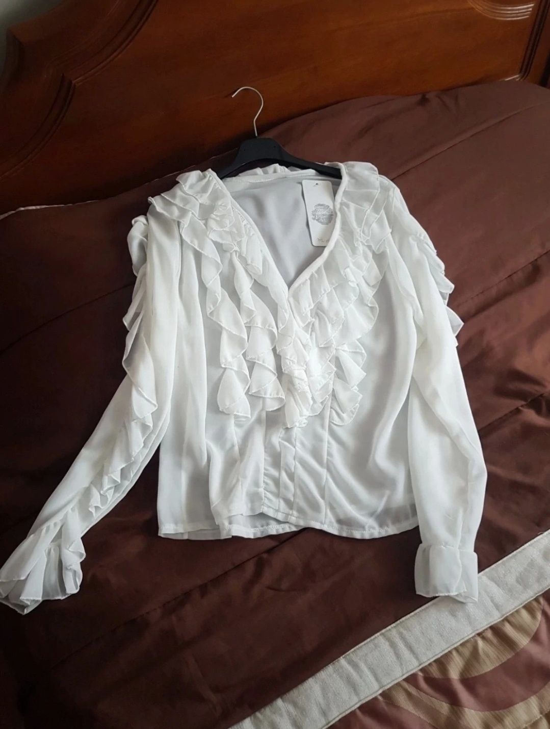 Camisa branca de senhora