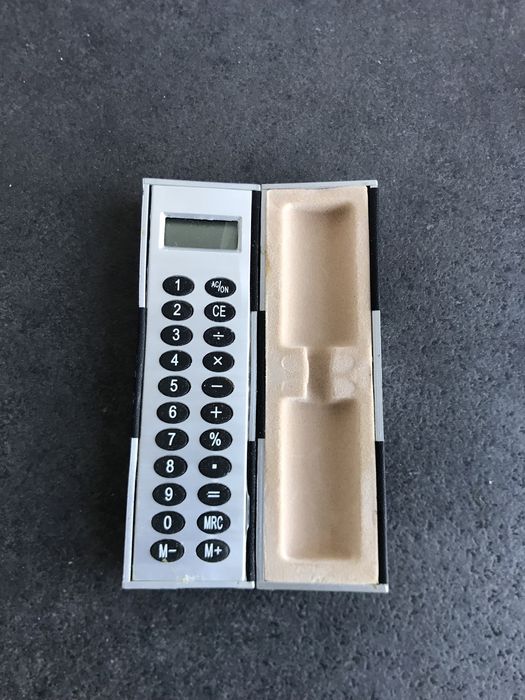 Kalkulator z etui