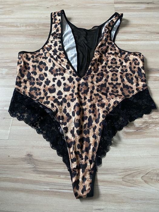 Body damskie w panterkę