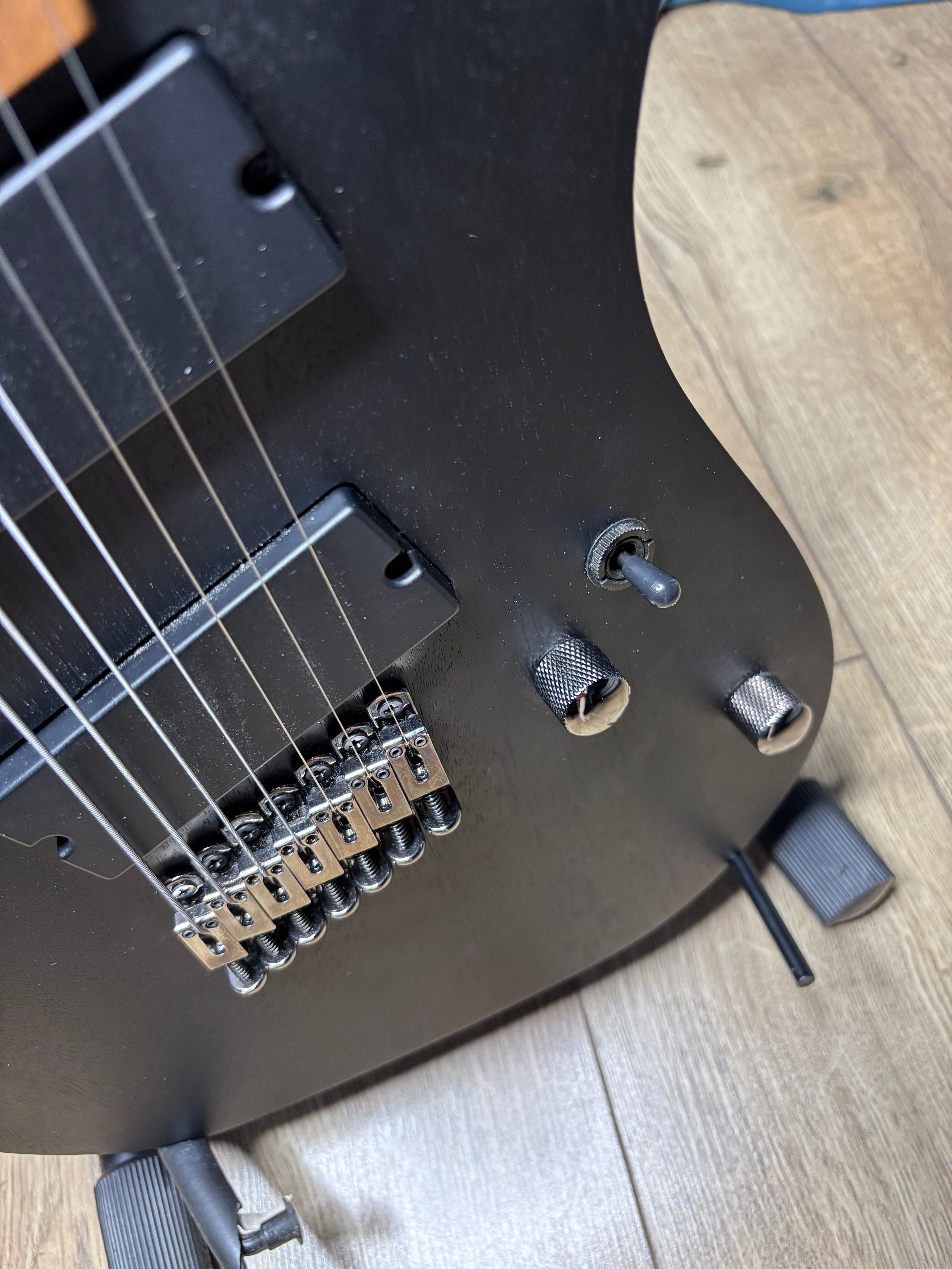 Cort KX307MS 7-strunowa gitara multiscale