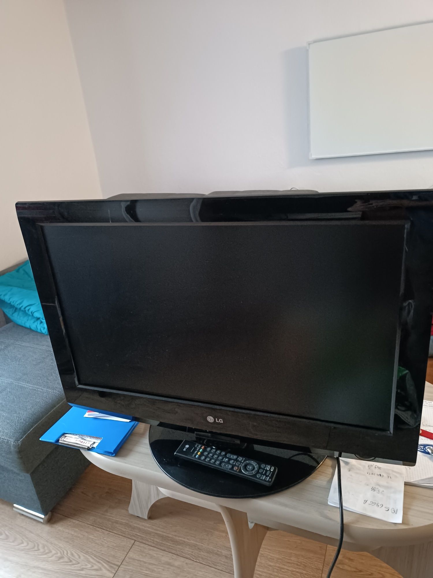 Telewizor LCD LG 32 cale z pilotem