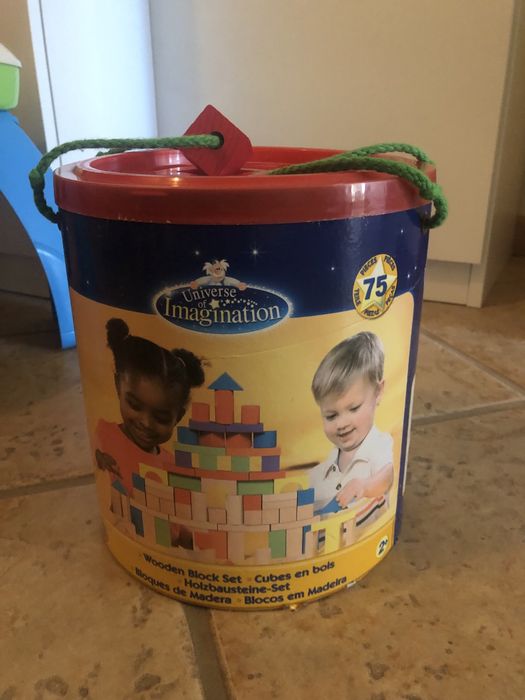 Jogo de peças de madeira