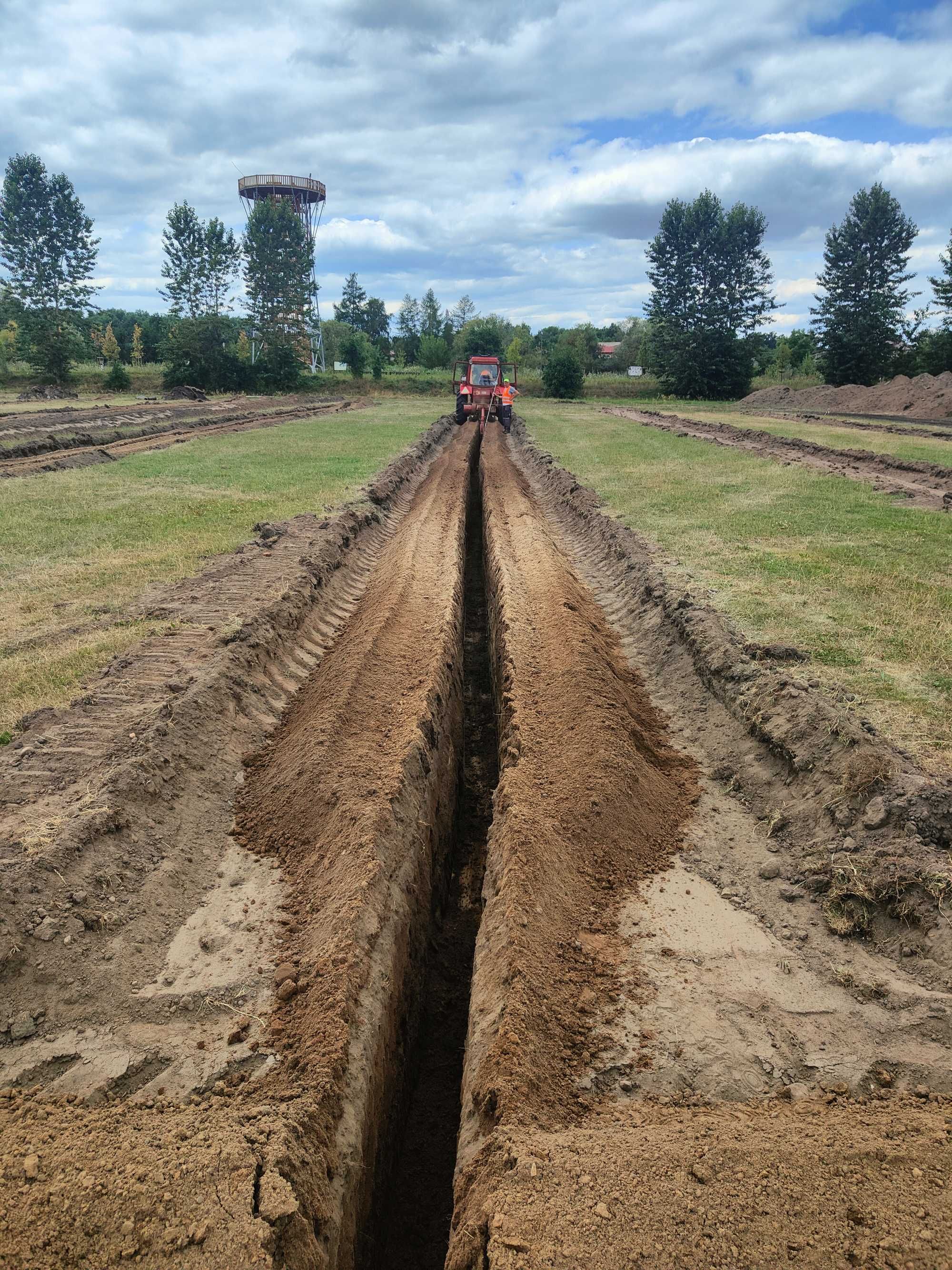 Przyłącza elektryczne, wodociągowe, gazowe, usługi kaparką