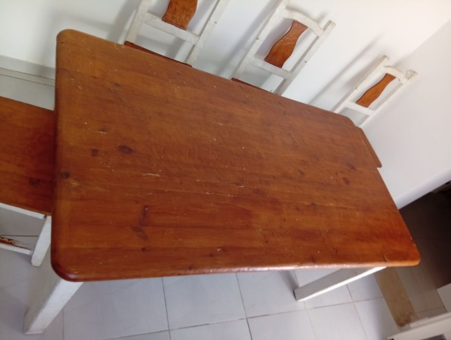 Mesa madeira com 4 cadeiras