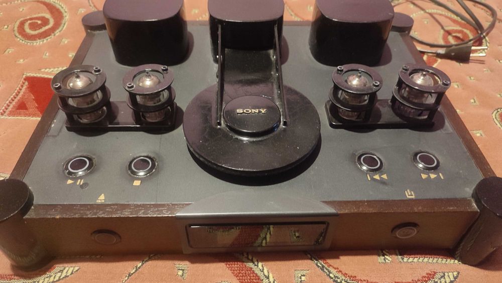 Ламповий програвач компакт дисків