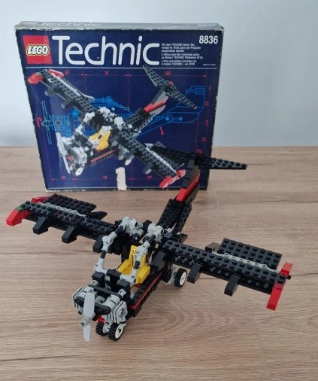 Lego Technic Samolot z silnikiem tłokowym 1992 rok od nowości w domu