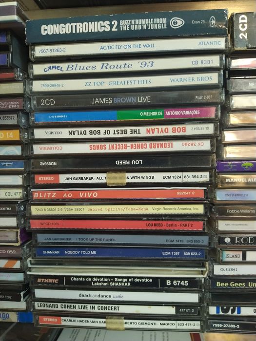 Lote 1000 CD's música portuguesa e estrangeira