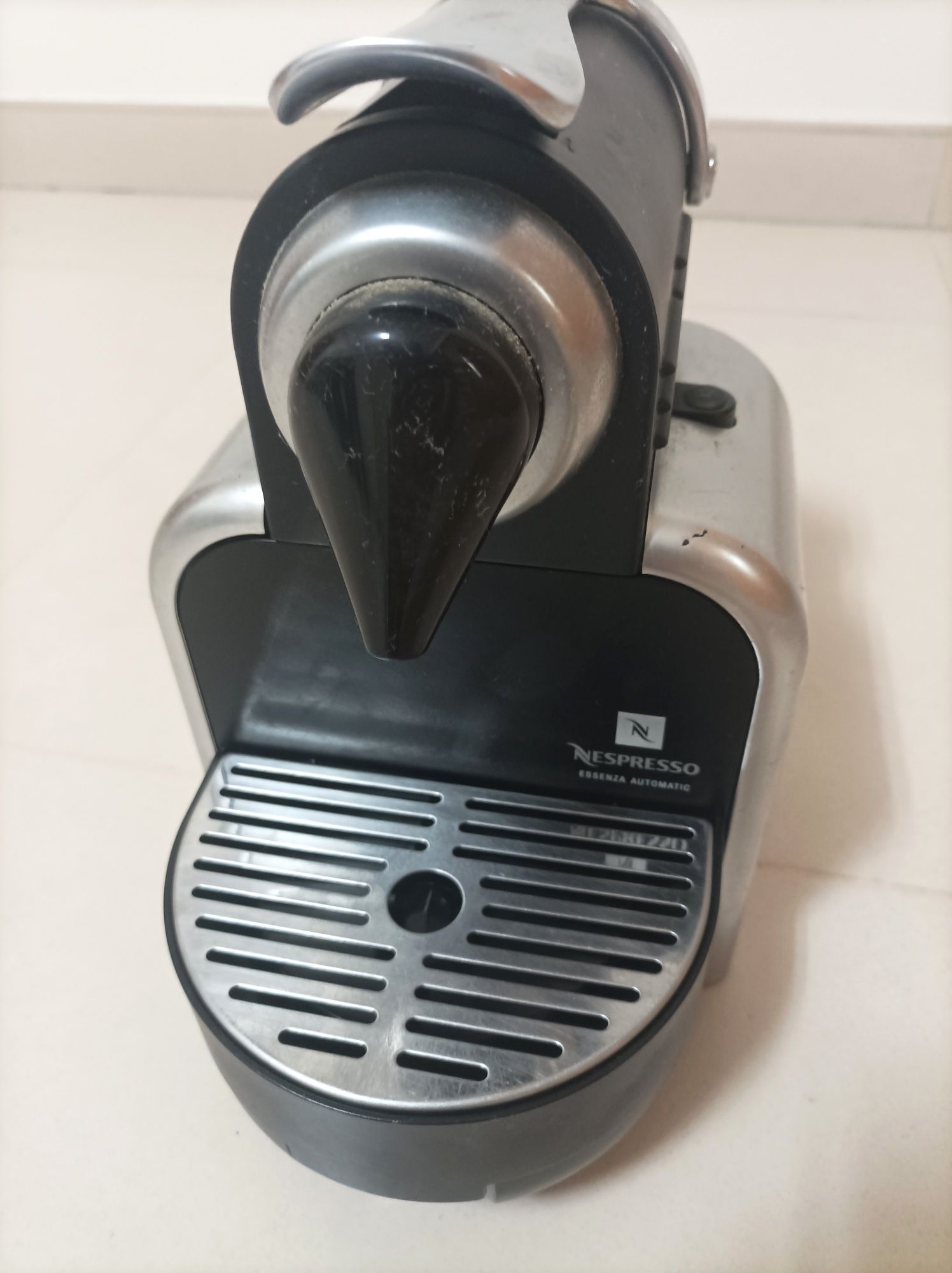 Máquina de café Nespresso D100 - Peças em separado