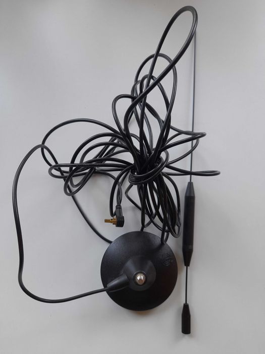 Antena GSM z podstawą magnetyczną wys 30cm kabel 5m