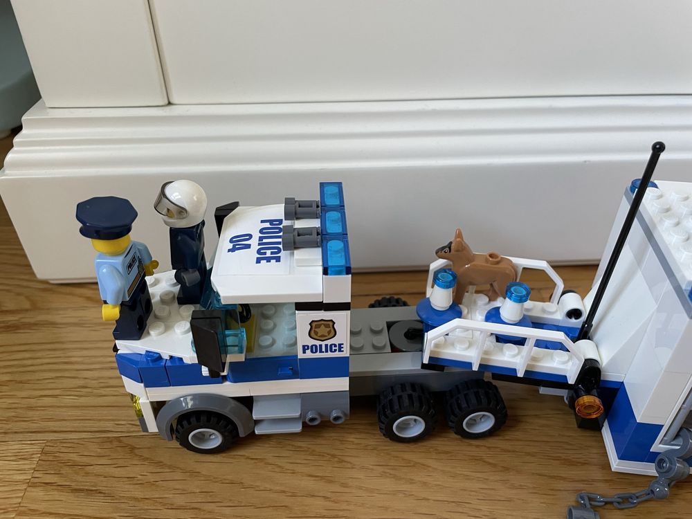 LEGO City 60139, Centro de Comando Móvel