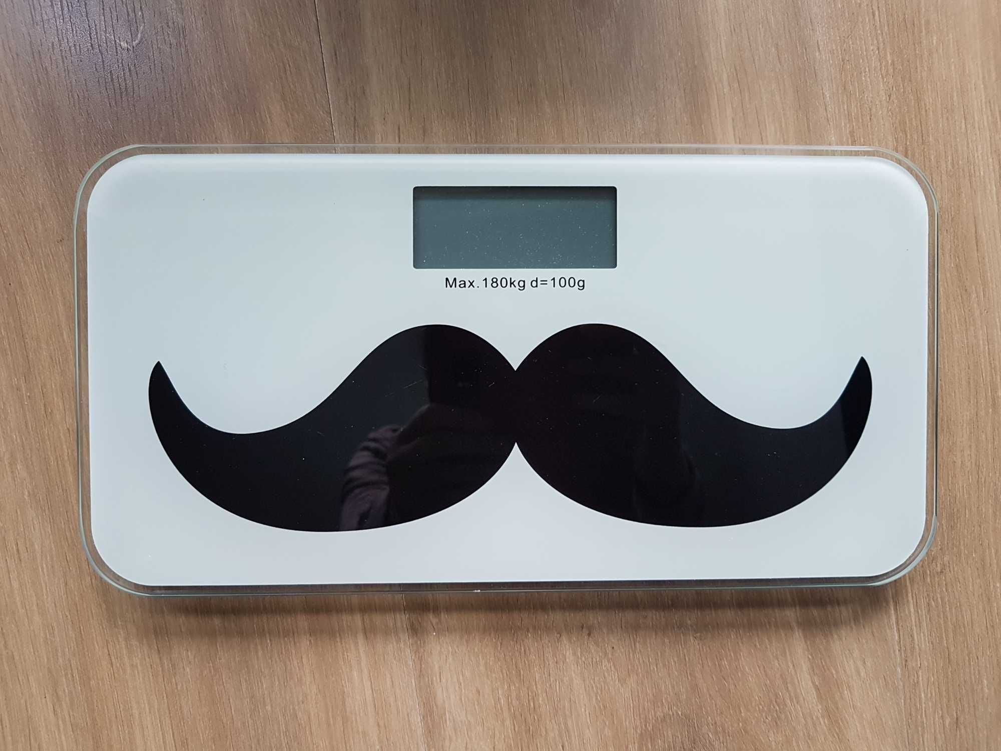 Mała wąska szklana waga łazienkowa Wąsy Mustache do 180 kg / lbs / St