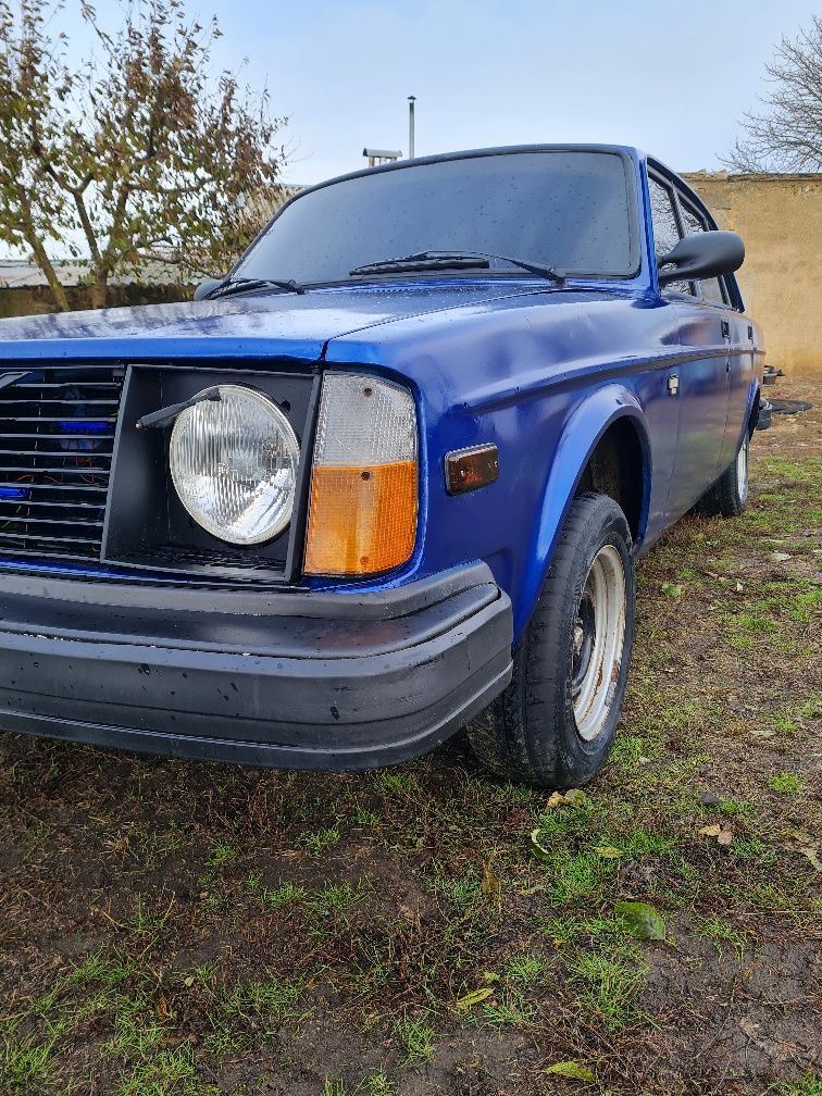 Volvo 244 dl.  2.3