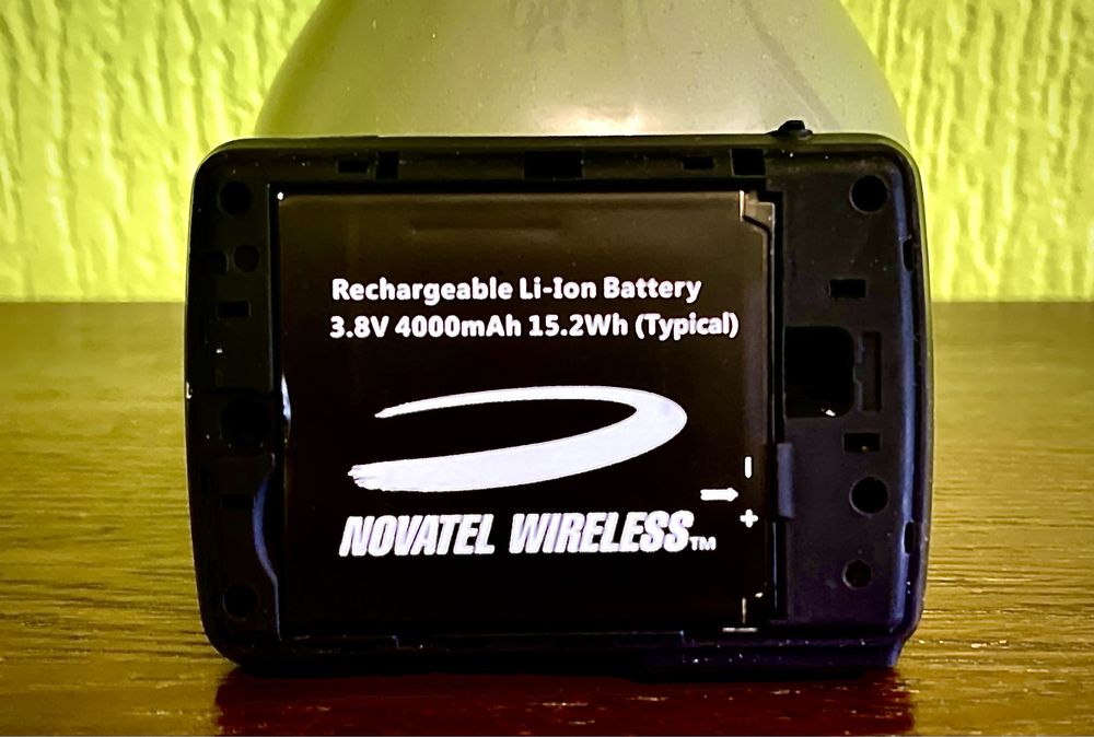 Продам Wi-Fi роутер Novatel MiFi 6620L + антена