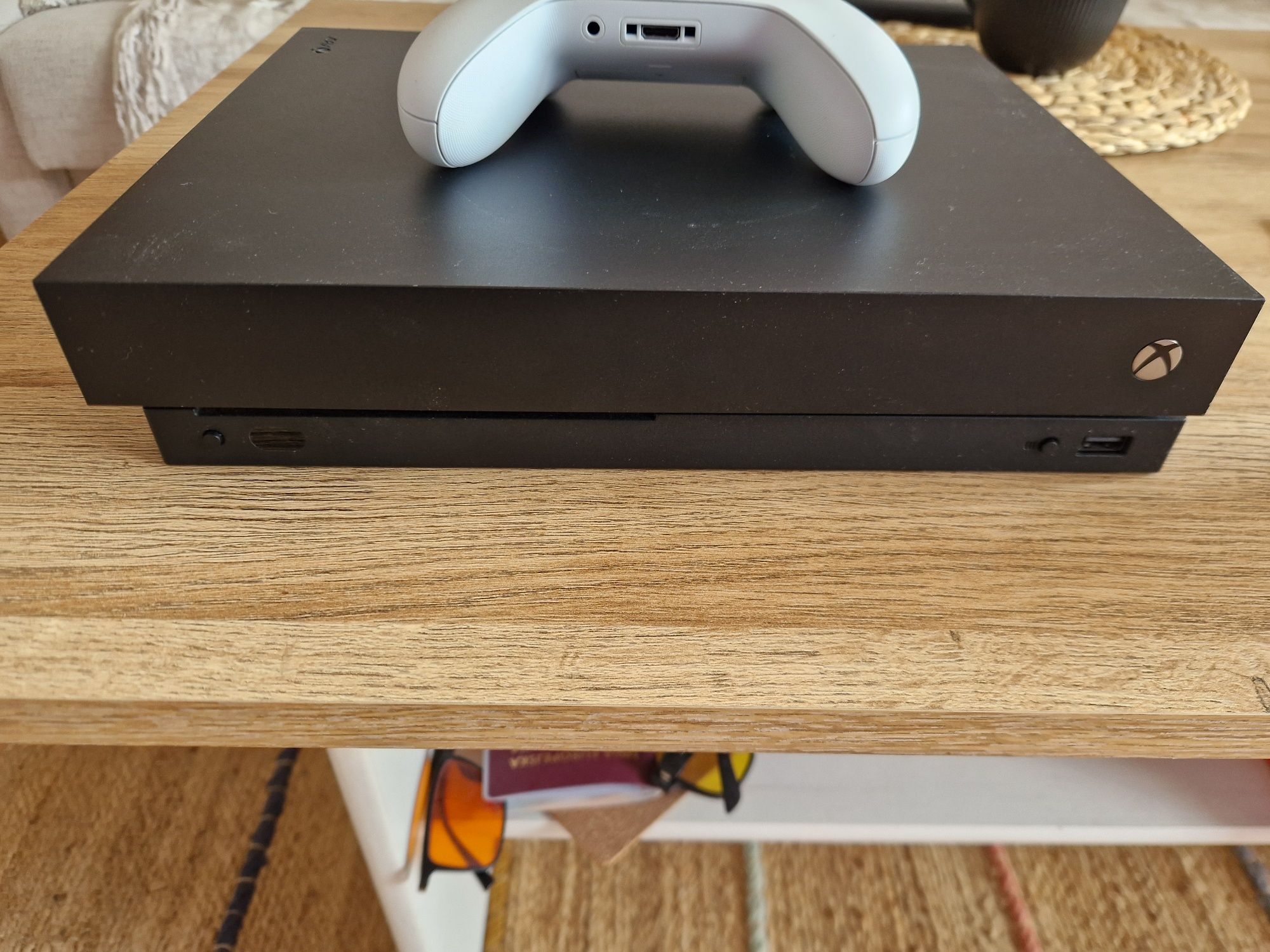 Xbox one X , GTA V