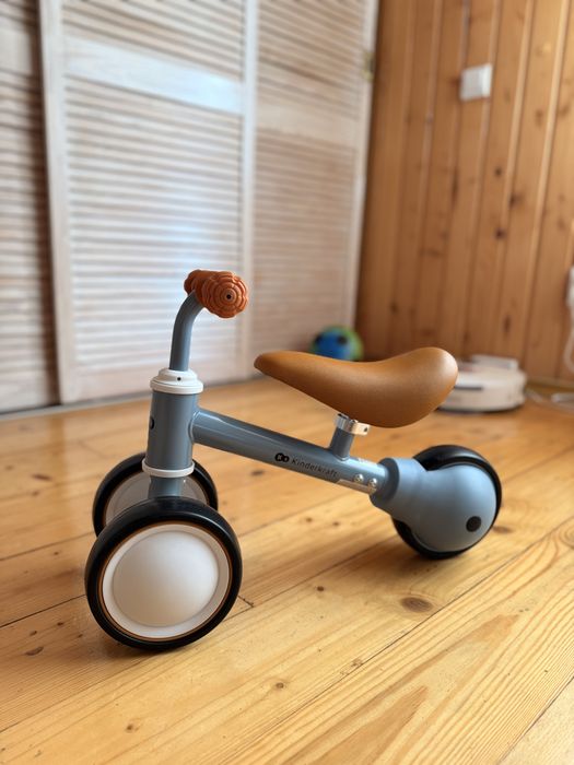 Біговел Kinderkraft, новий