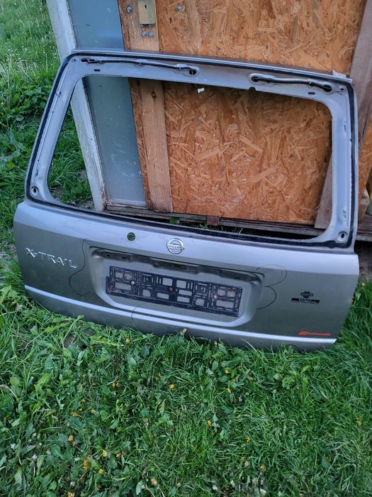 Sprzedam klapę tył do Nissana X-trail t30 od 2001 do 2007