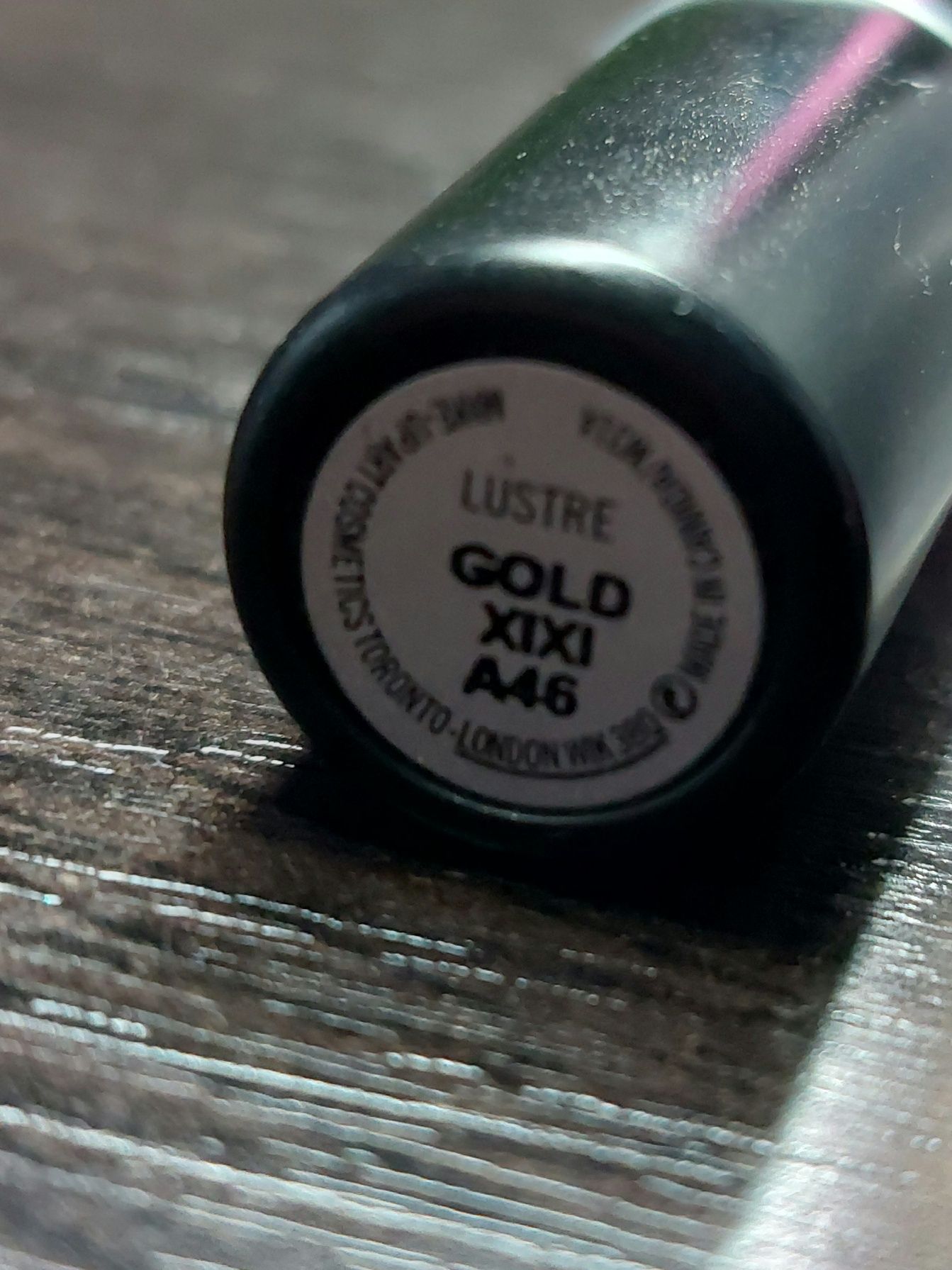 Mac Cosmetics, Lustre Lipstick - Gold Xixi. MAC Bangin’ Brilliant Lips