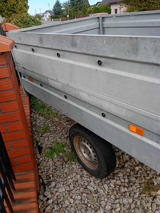 Przyczepka towarowa do 750 kg zarejestrowana ubezpieczona