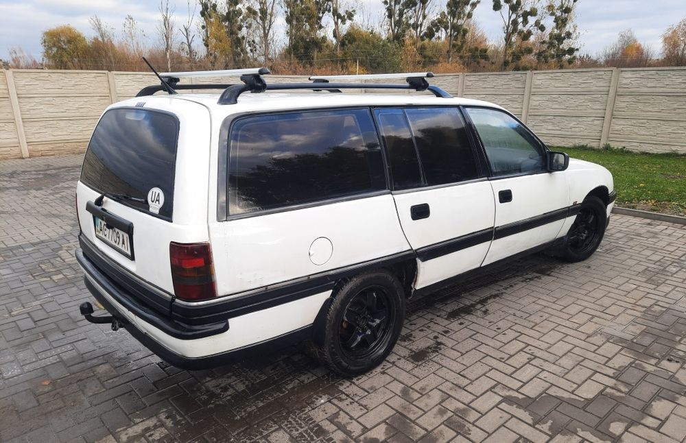 Opel omega A 2.0i  універсал