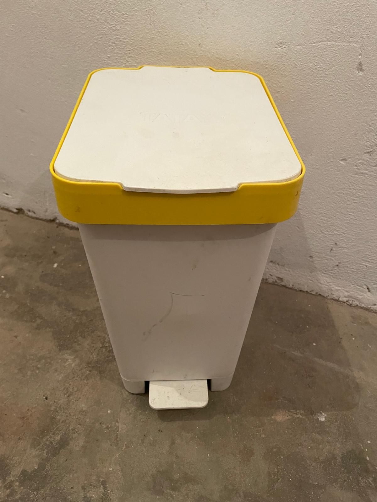 2 Caixotes (Lixo/reciclagem)