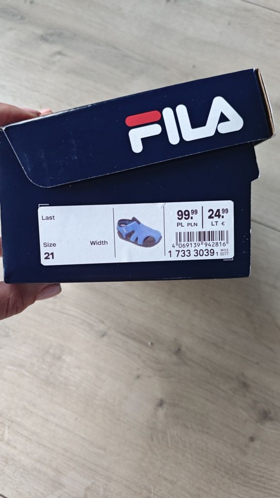 Buty z pianki rozm. 21; nowe rzepy
