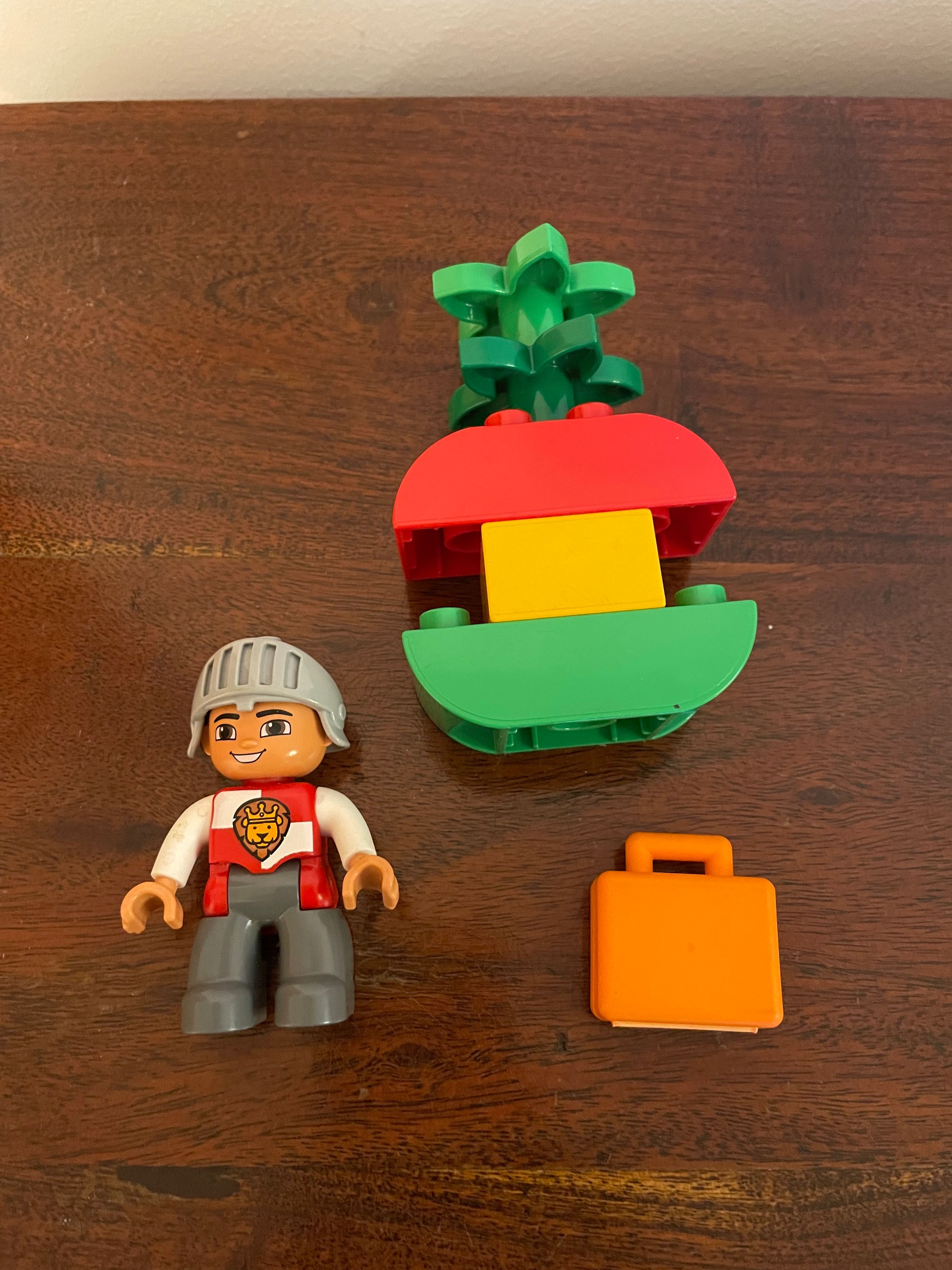 Ludzik Lego Duplo rycerz +akcesoria