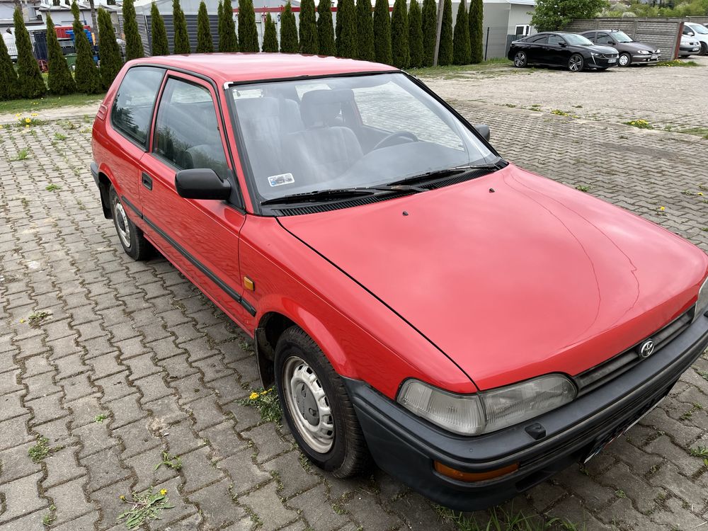 Toyota Corolla 1.3 hatchback, rok 1992, klasyk, zabytek, youngtimer