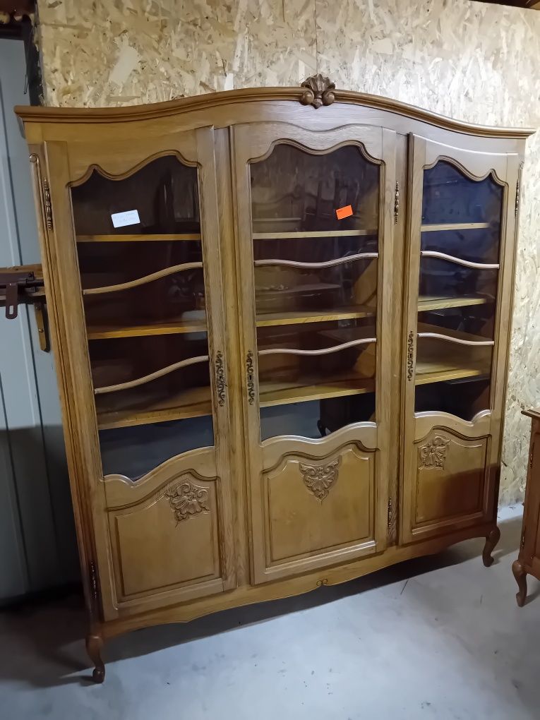 Gabinet ludwikowski biurko i biblioteczka