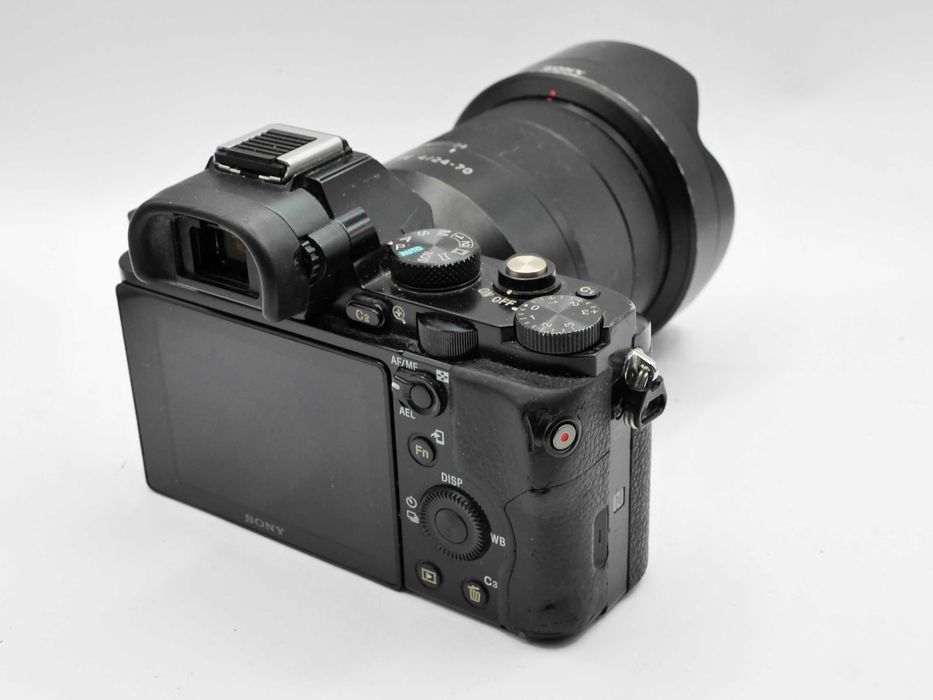 Bezlusterkowiec Sony A7R Zeiss Vario Tessar 24-70 F4 32GB SD 2x aku