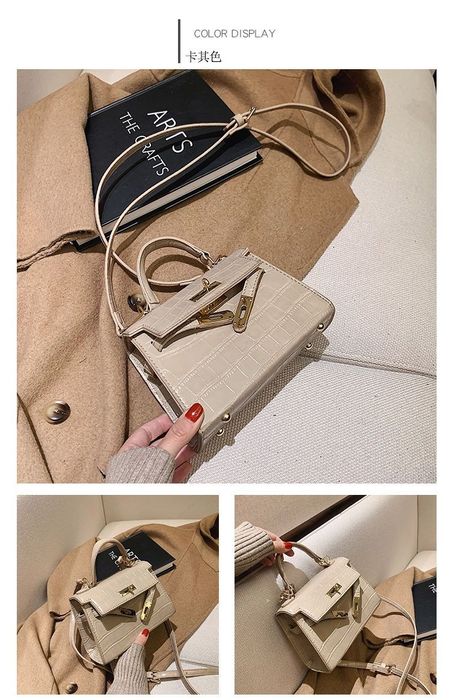 Маленька жіноча сумочка