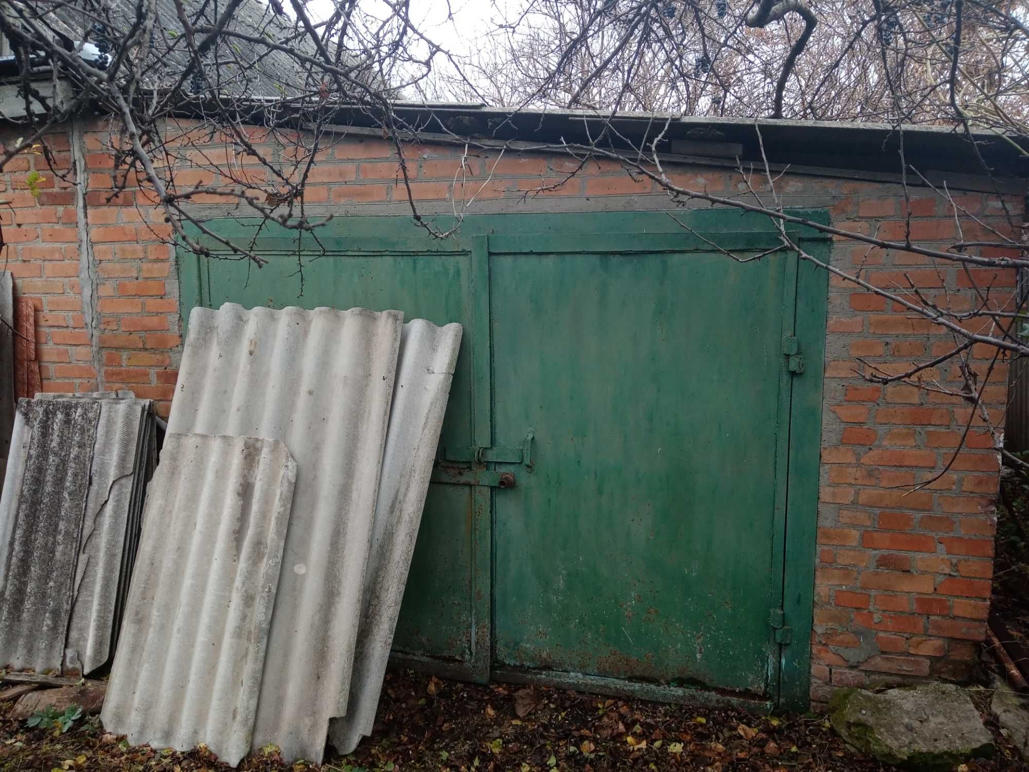 Продам будинок в м Карлівка недалеко від центра