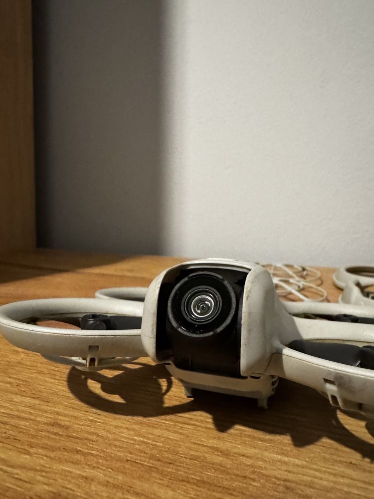 Dron Dji neo 2 baterie osłony i dwa komplet śmigieł