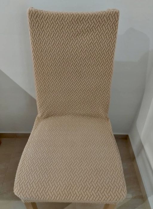 Beżowe Pokrowce na krzesla 6 sztuk komplet zestaw