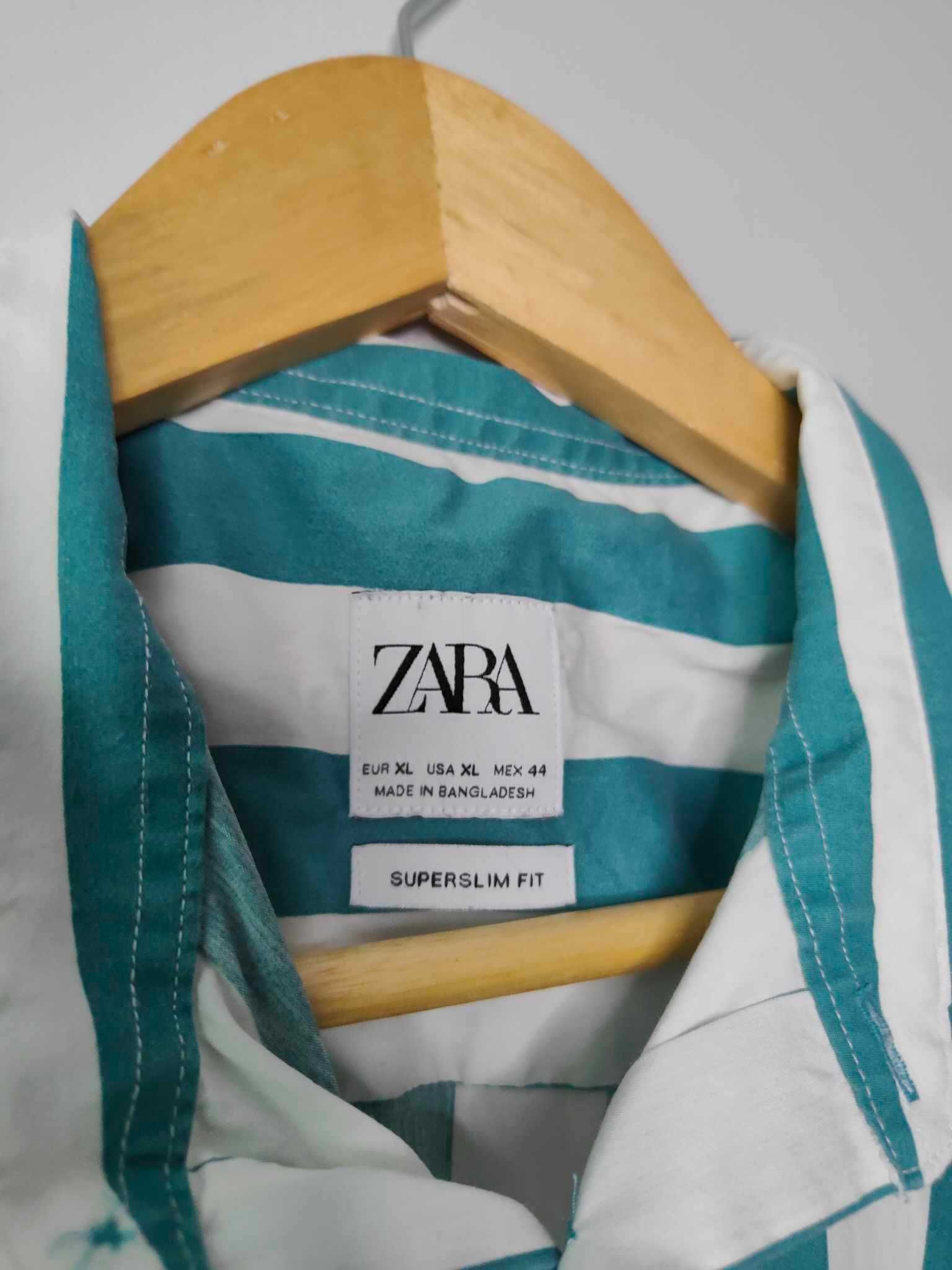 biała koszula z krótkim rękawem w pionowe zielone  paski  Zara XL