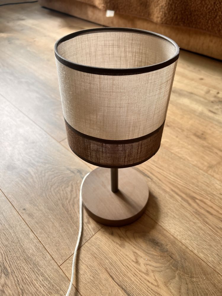 Drewniana lampka nocna Ambrea BRĄZ SONOMA + ABAŻUR