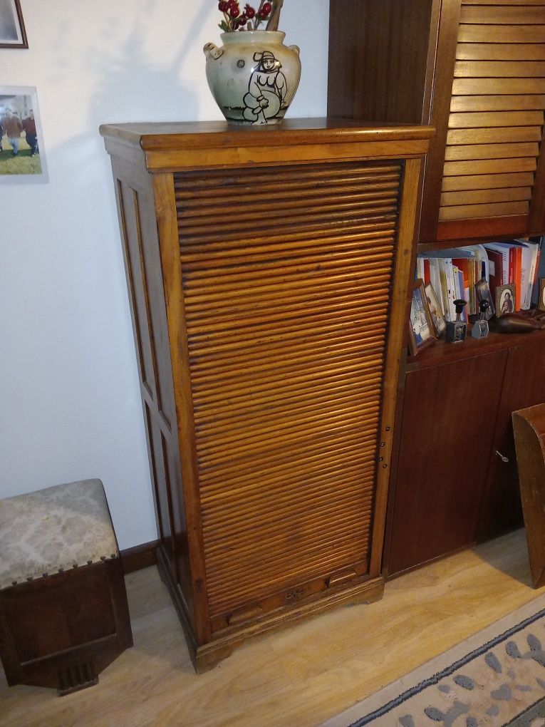 Armário de escritório com porta deslizante