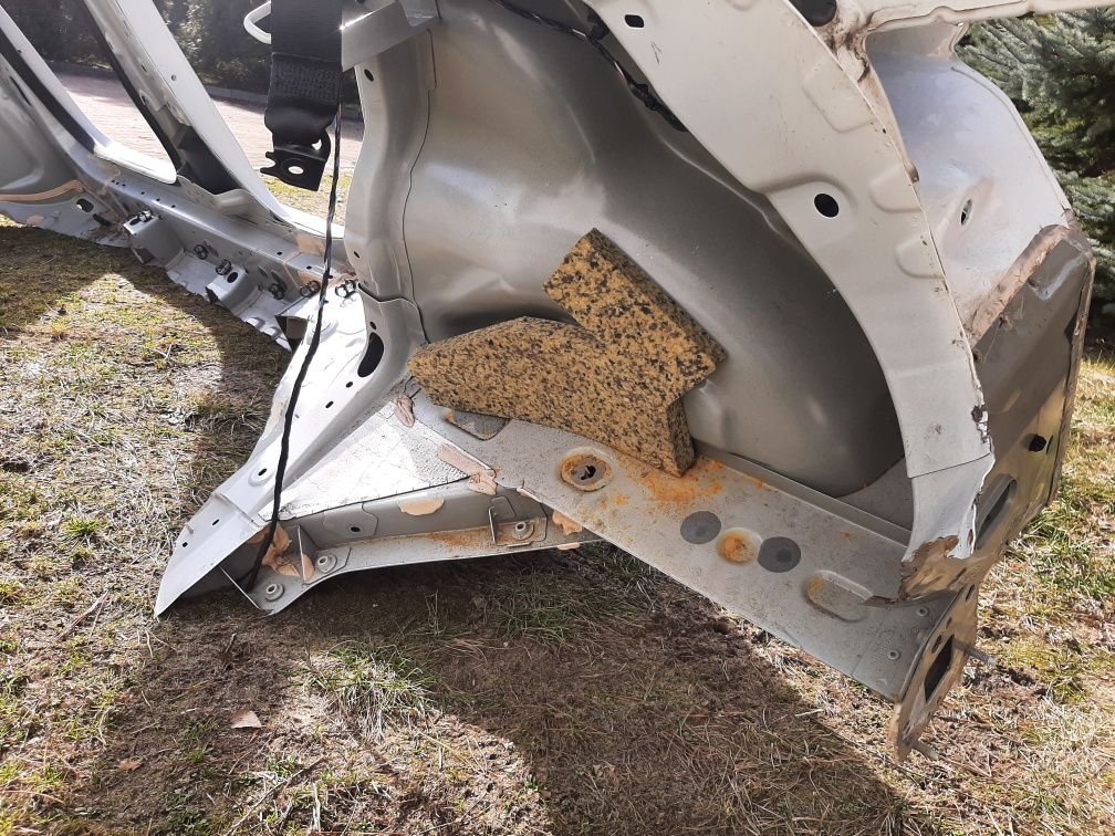Renault Megane IV dv369 blotnik prawy lewy tyl prog slupek