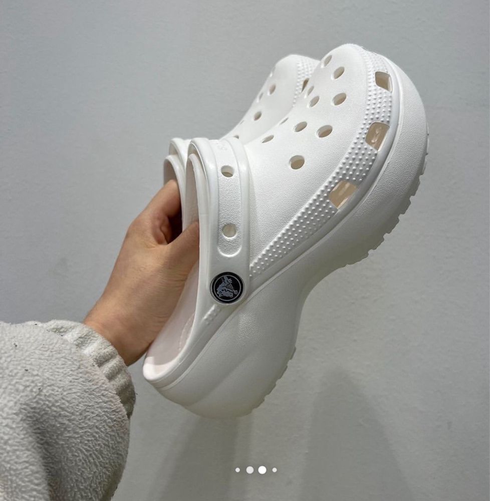 Crocs classic platform clog W5,W6,W7,W8,W9 жіночі сабо крокси бежеві