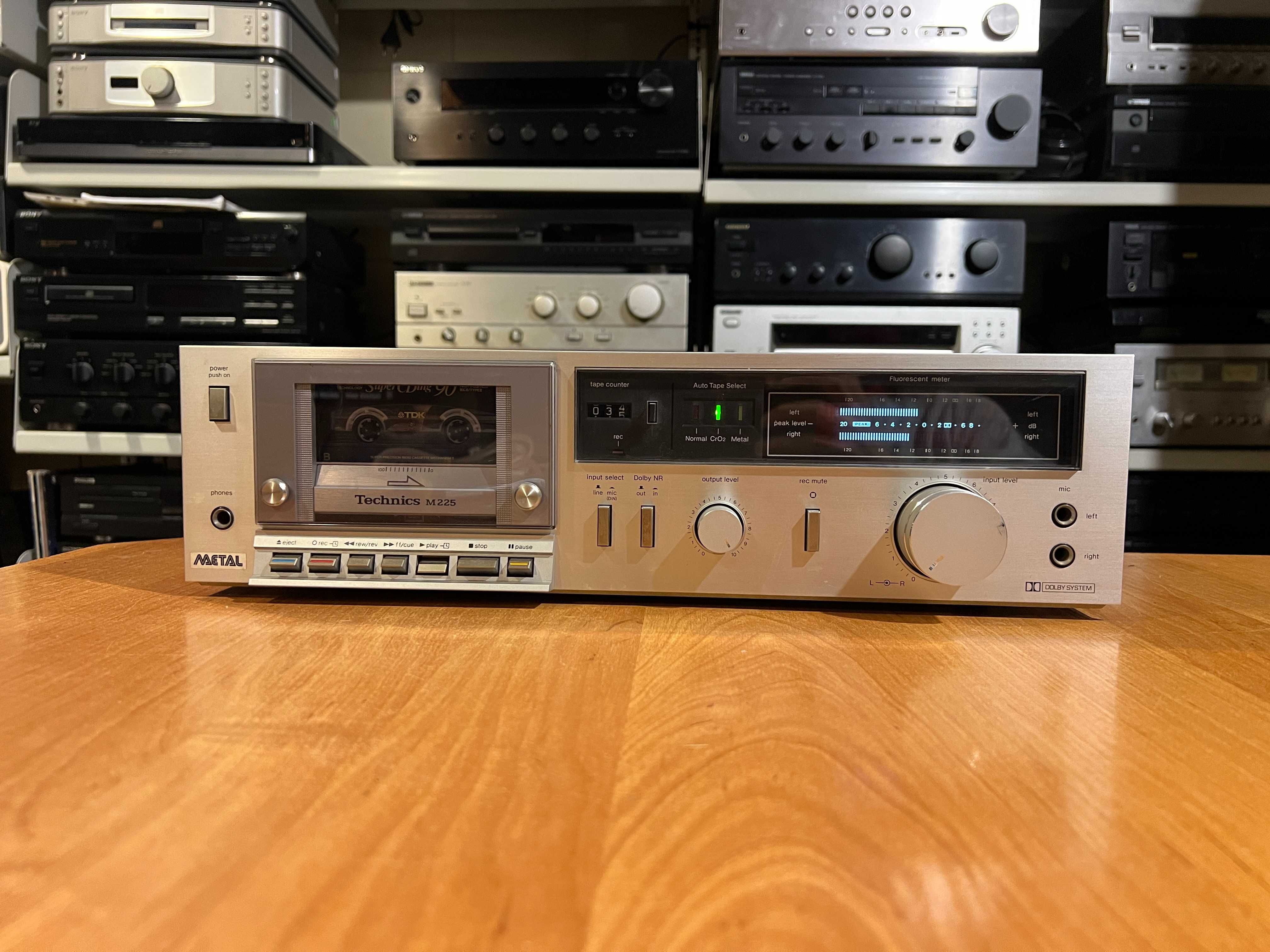 Magnetofon Technics RS-M225 Audio Room