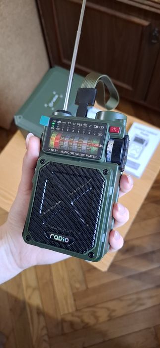 Радіоприймач аварійний R11+ Bluetooth колонка, ліхтарик, сонячне живл.