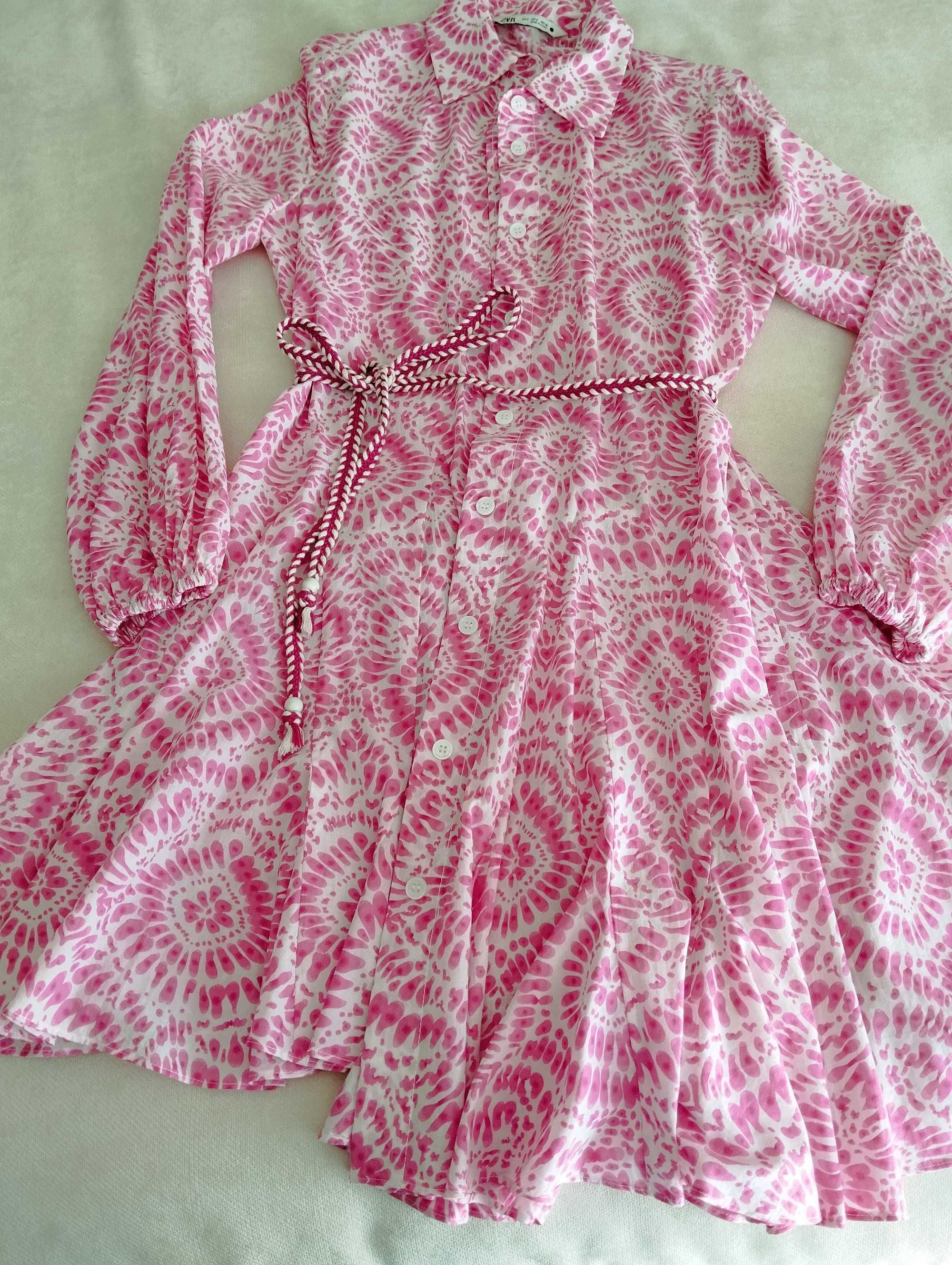 Vestido Zara. Tamanho M. Com cinto